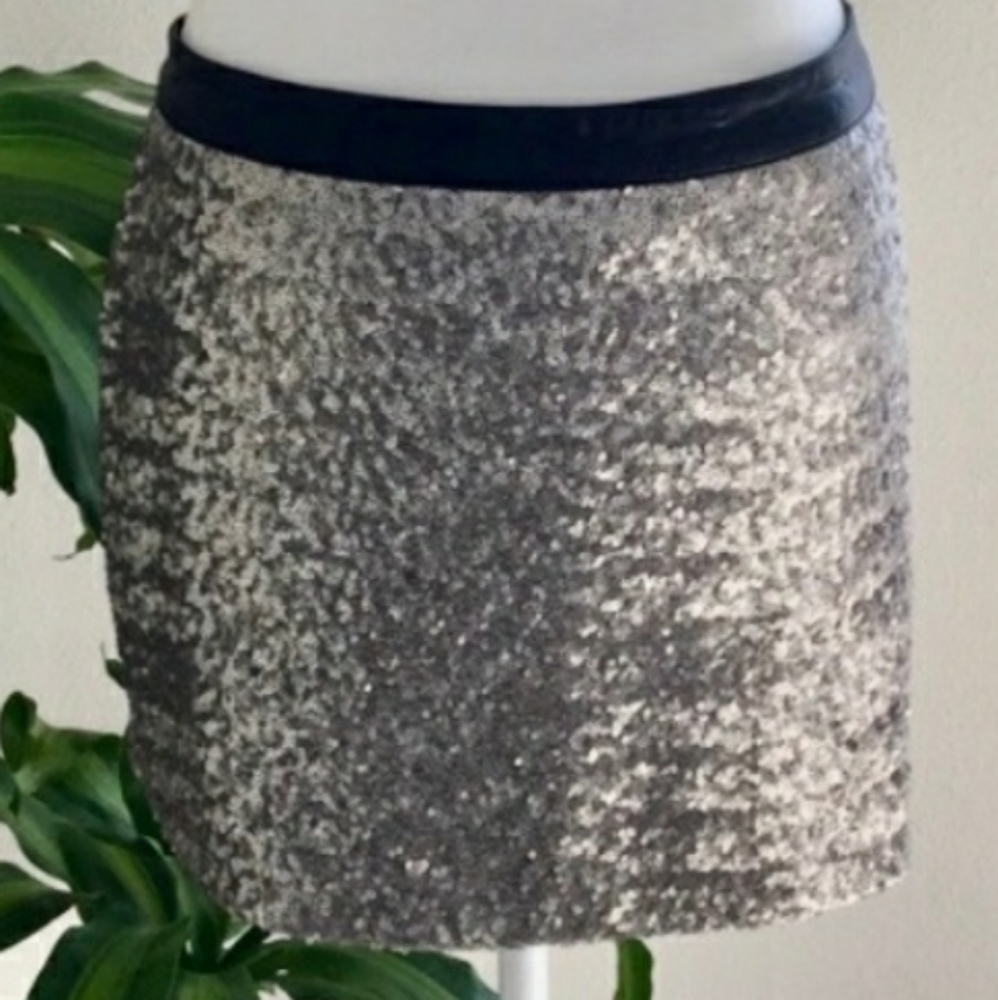 Guess mini skirt, large, silver sequins - Picture 1 of 8